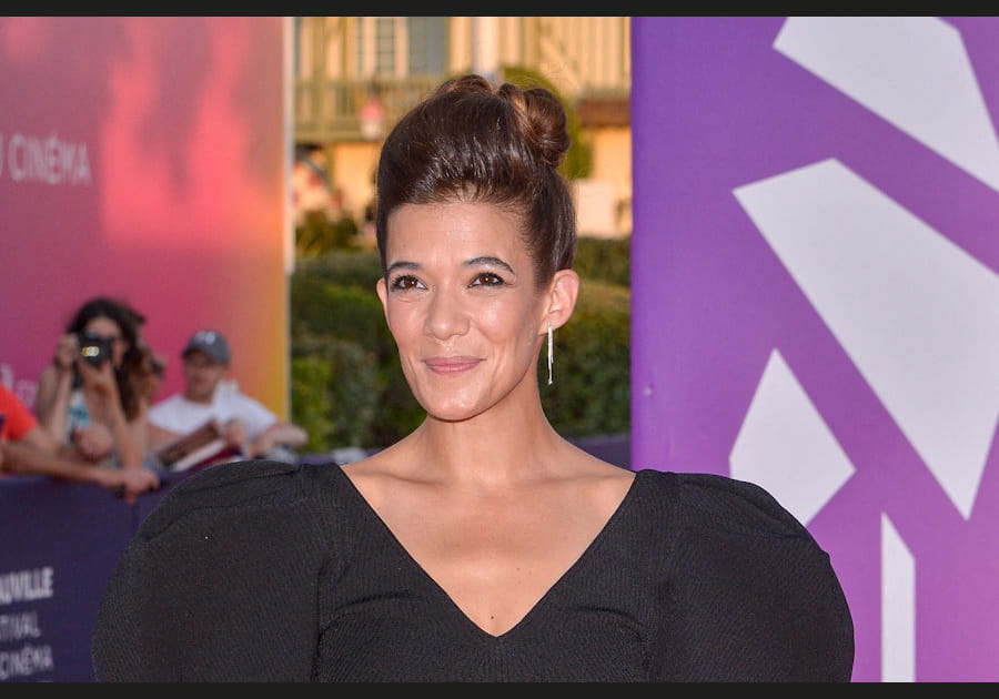 La coiffure volumineuse de M&eacute;lanie Doutey