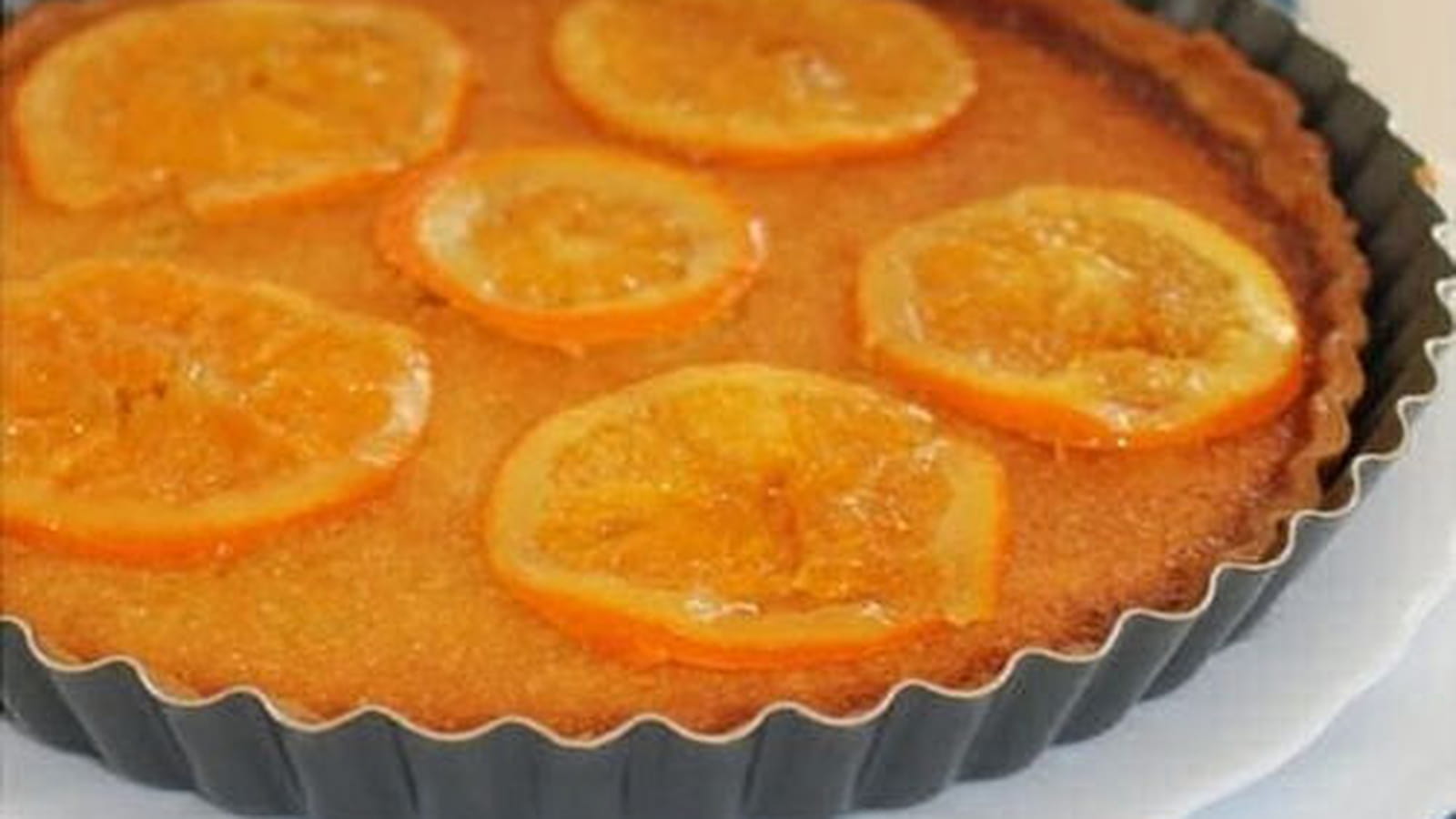 Tarte amandine à l'orange et aux oranges confites