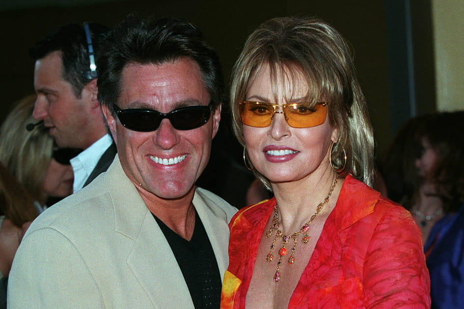 Raquel Welch et sa frange blonde ultra tendance