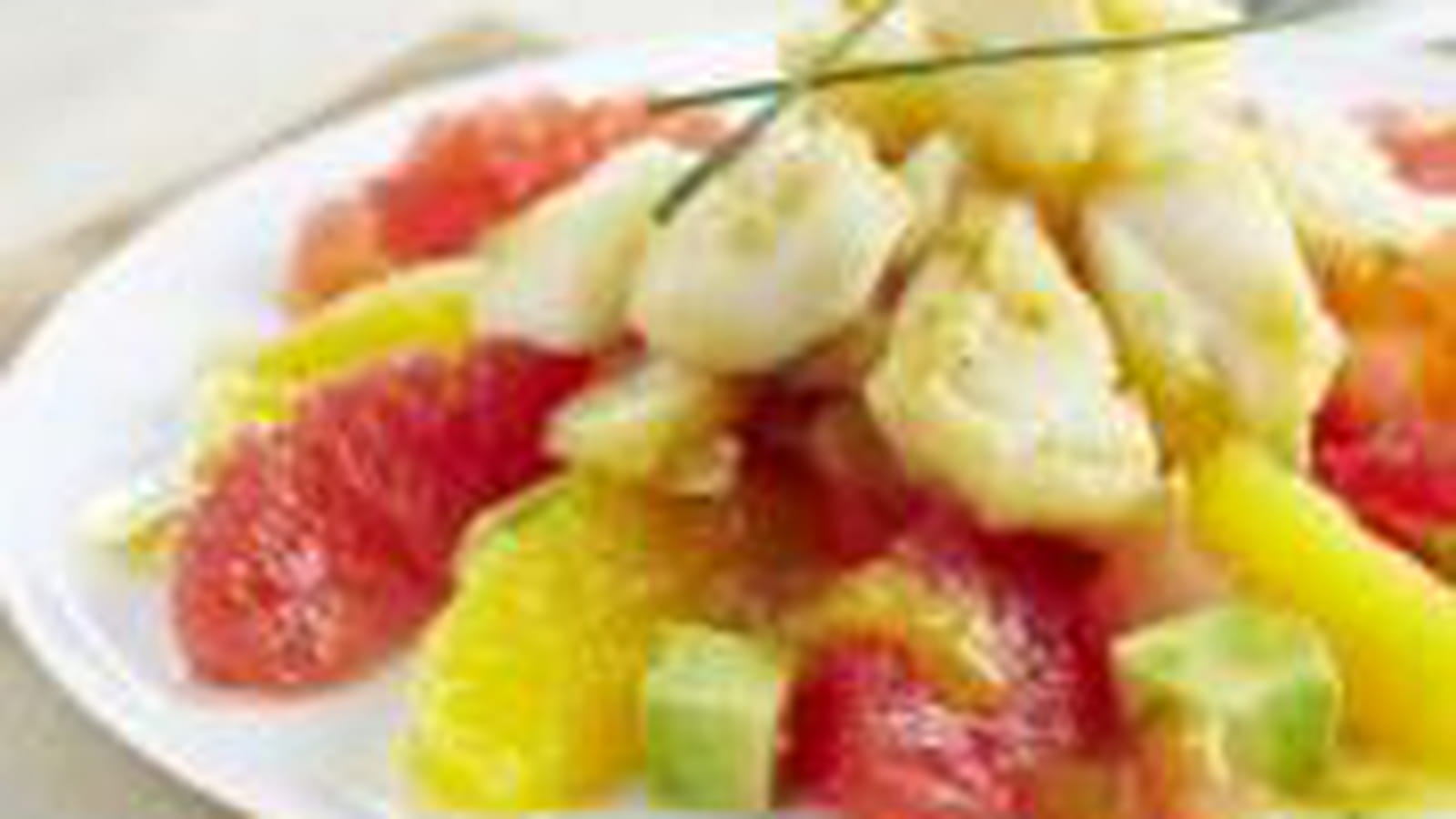 Salade vitaminée aux agrumes et cabillaud