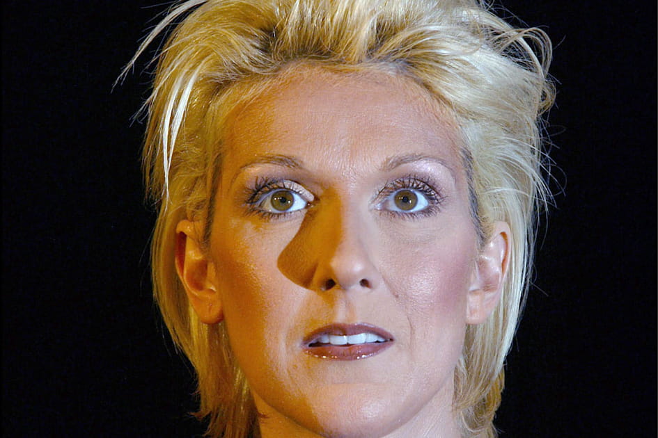 C&eacute;line Dion, &eacute;blouissante avec son blond platine