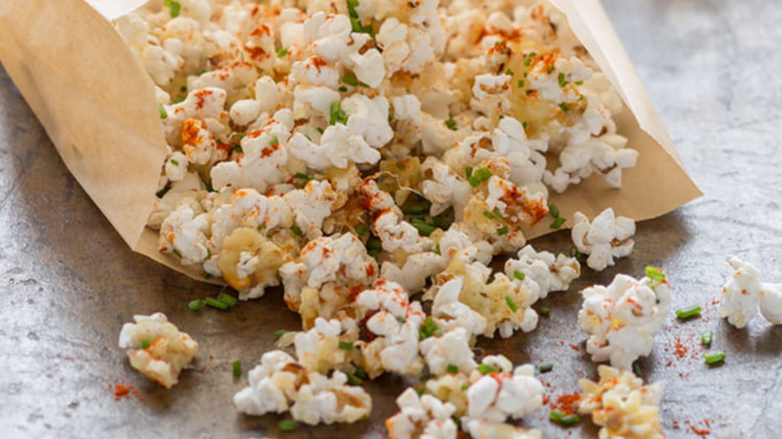Pop corn au reblochon et à la ciboulette