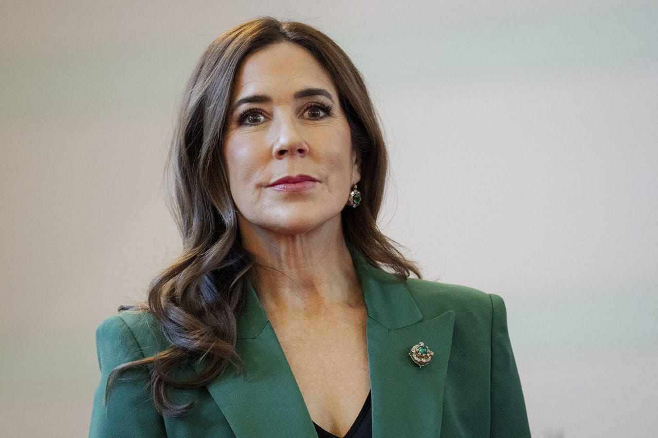 Avec son pull discret, Mary de Danemark vole la vedette Ã  la rÃ©ception royale - il est...