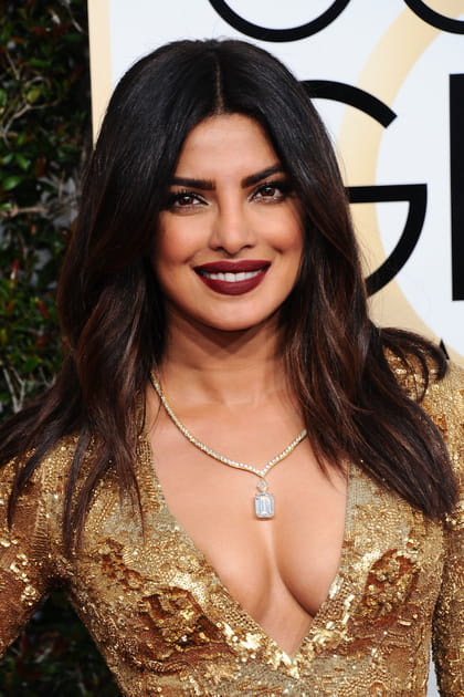 La raie au milieu de Priyanka Chopra