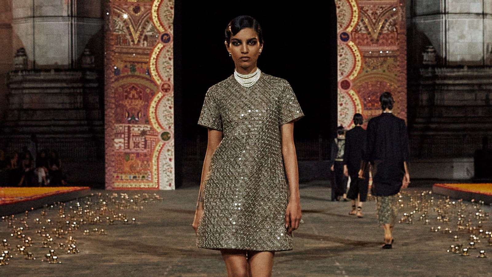 Look 15