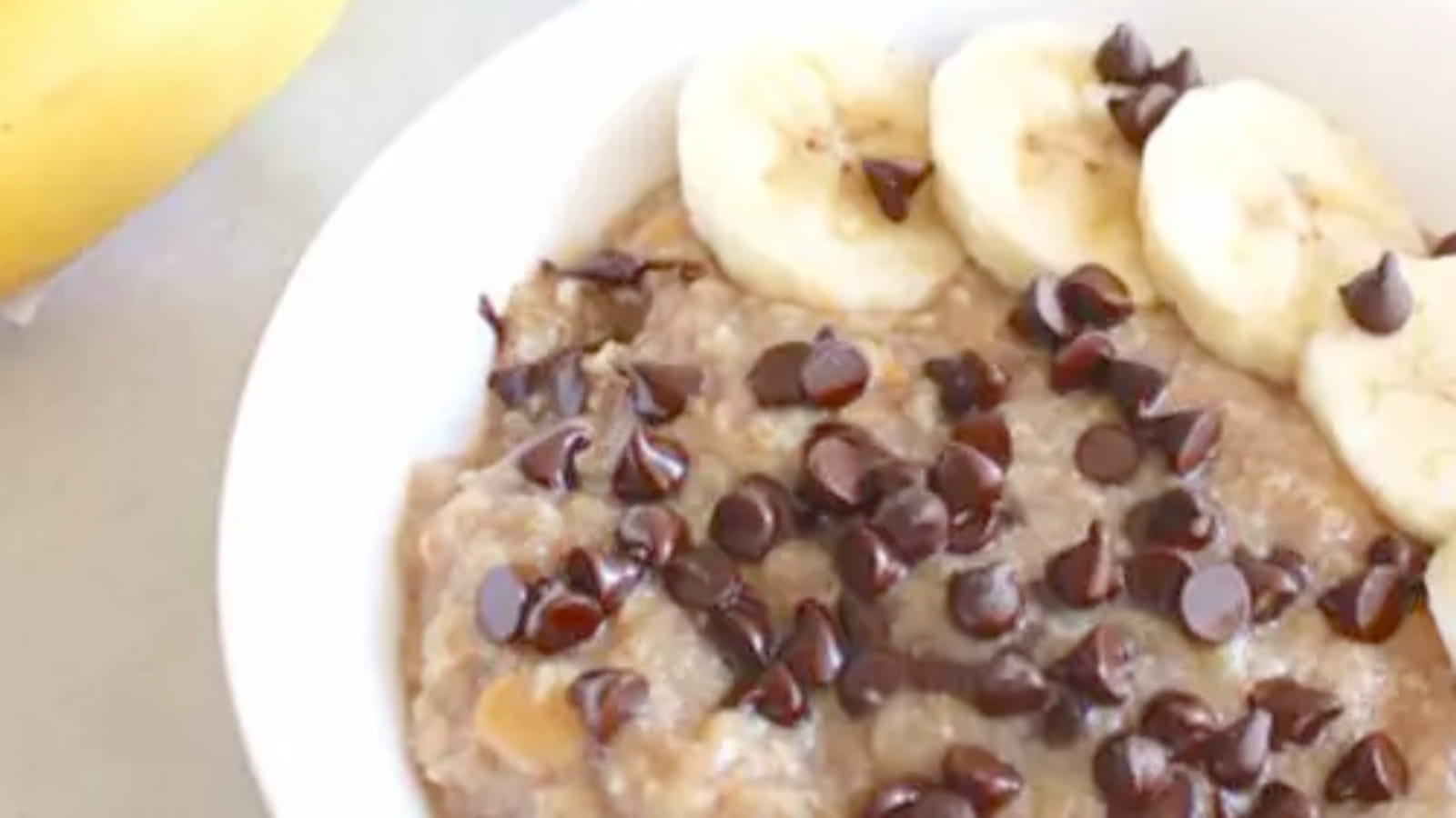 Porridge banane chocolat façon banana bread