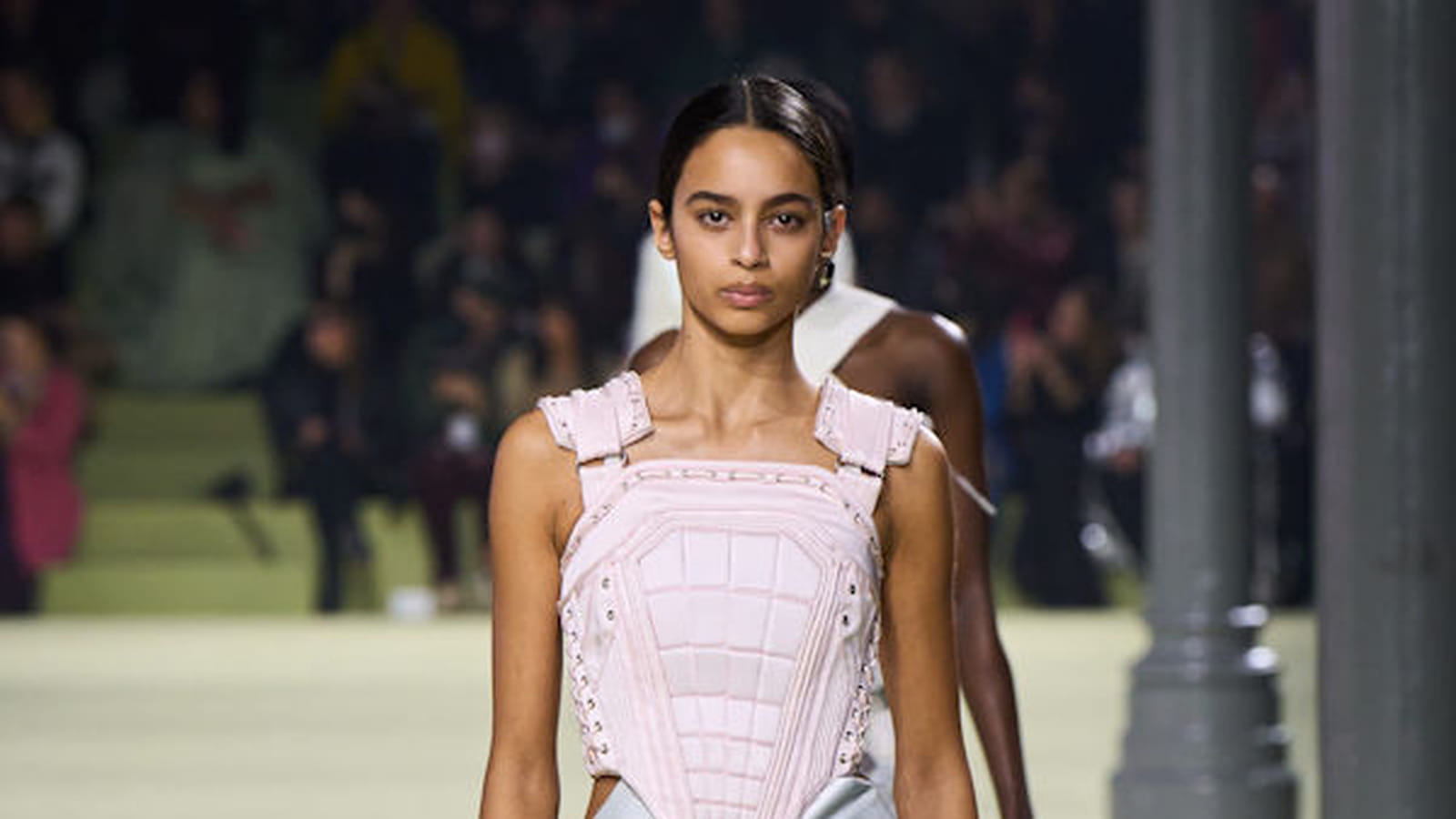 Look 25