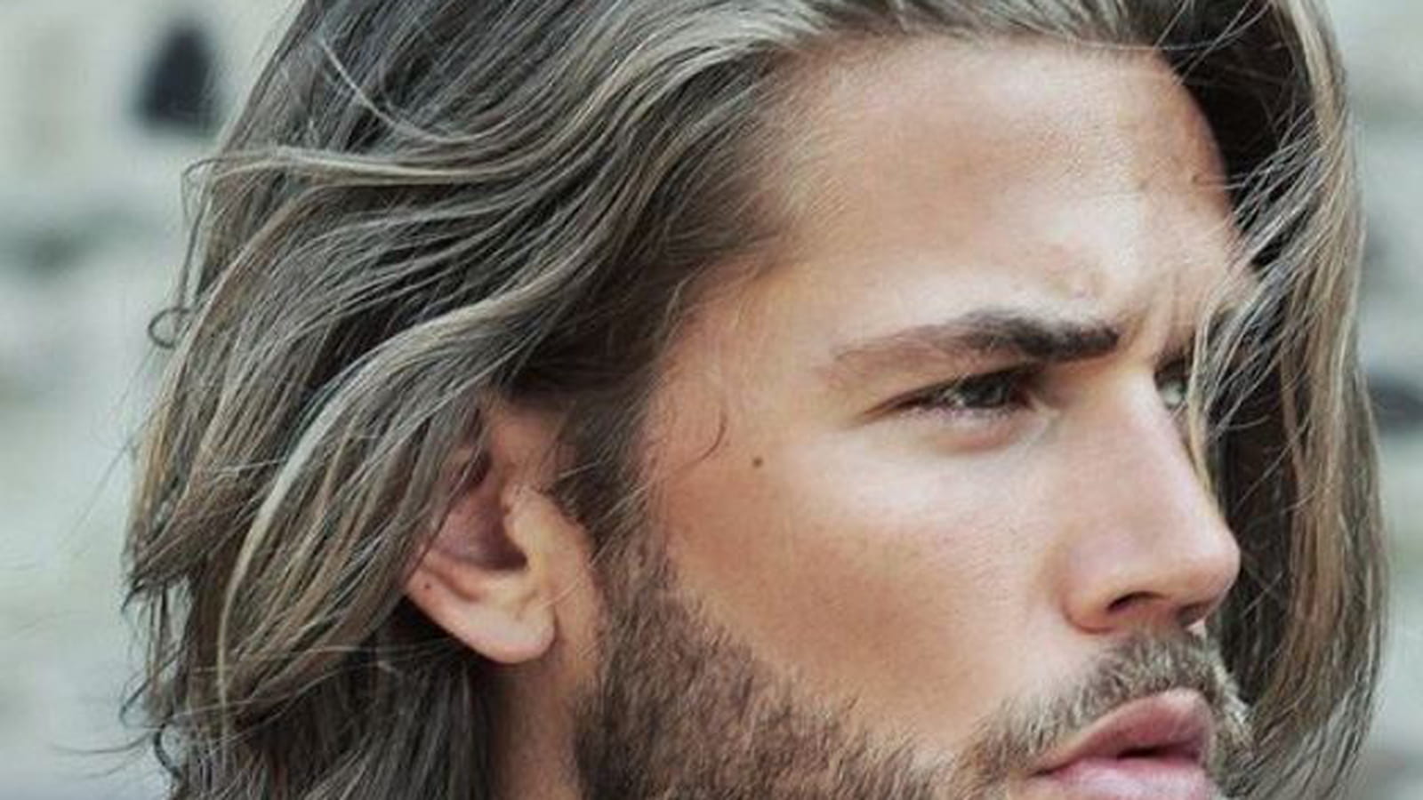 Le cheveux mi-longs et balayage