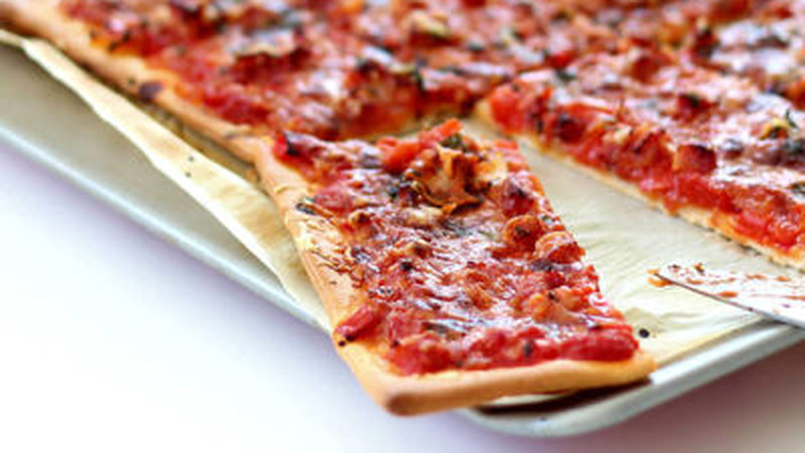 Pizza poivron et basilic