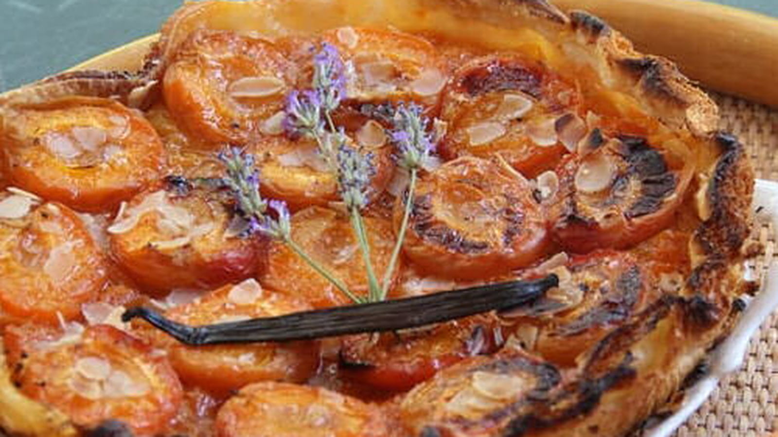 Tarte aux abricots et amandes rôties parfum lavande