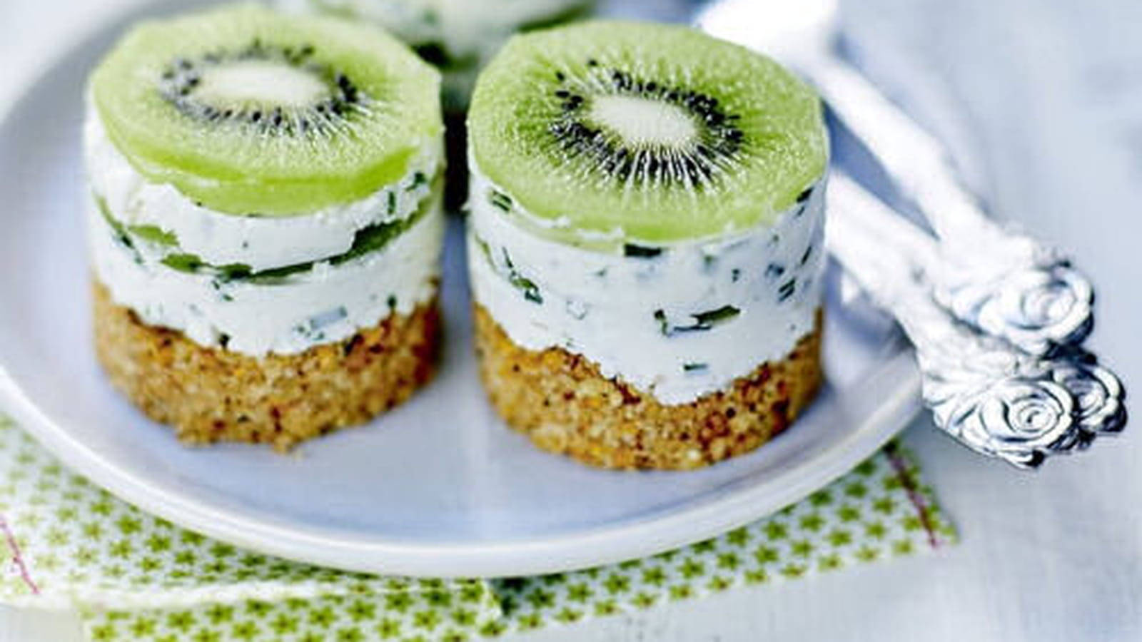 Petits cheesecakes au kiwi Oscar, ciboulette et fromage frais