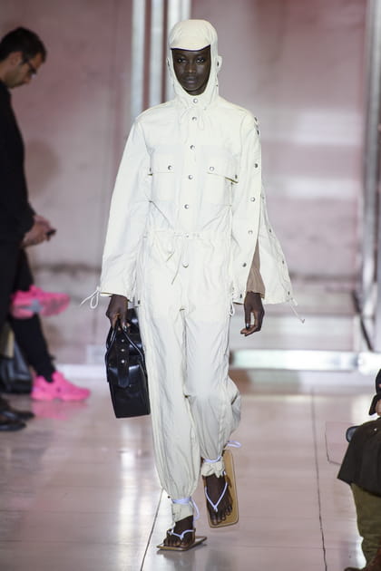 D&eacute;fil&eacute; Courr&egrave;ges