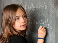 en 3ème, la fin de l'année est validée par le brevet des collèges.
