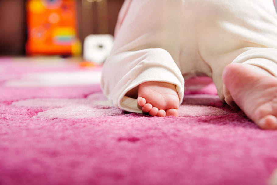 A quel âge bébé rampe-t-il ?