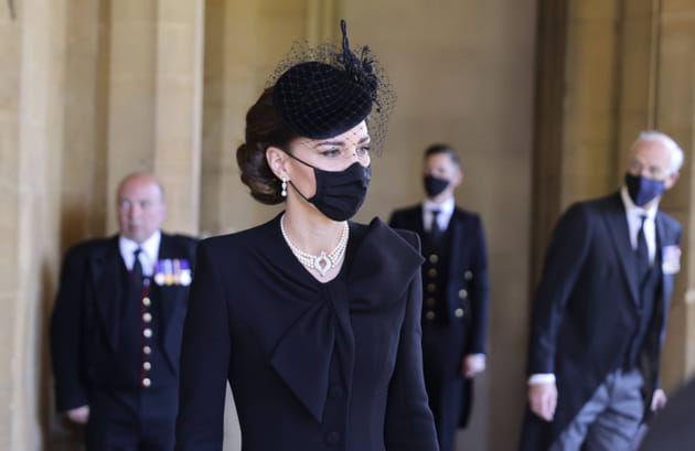 Kate Middleton, élégante en noir