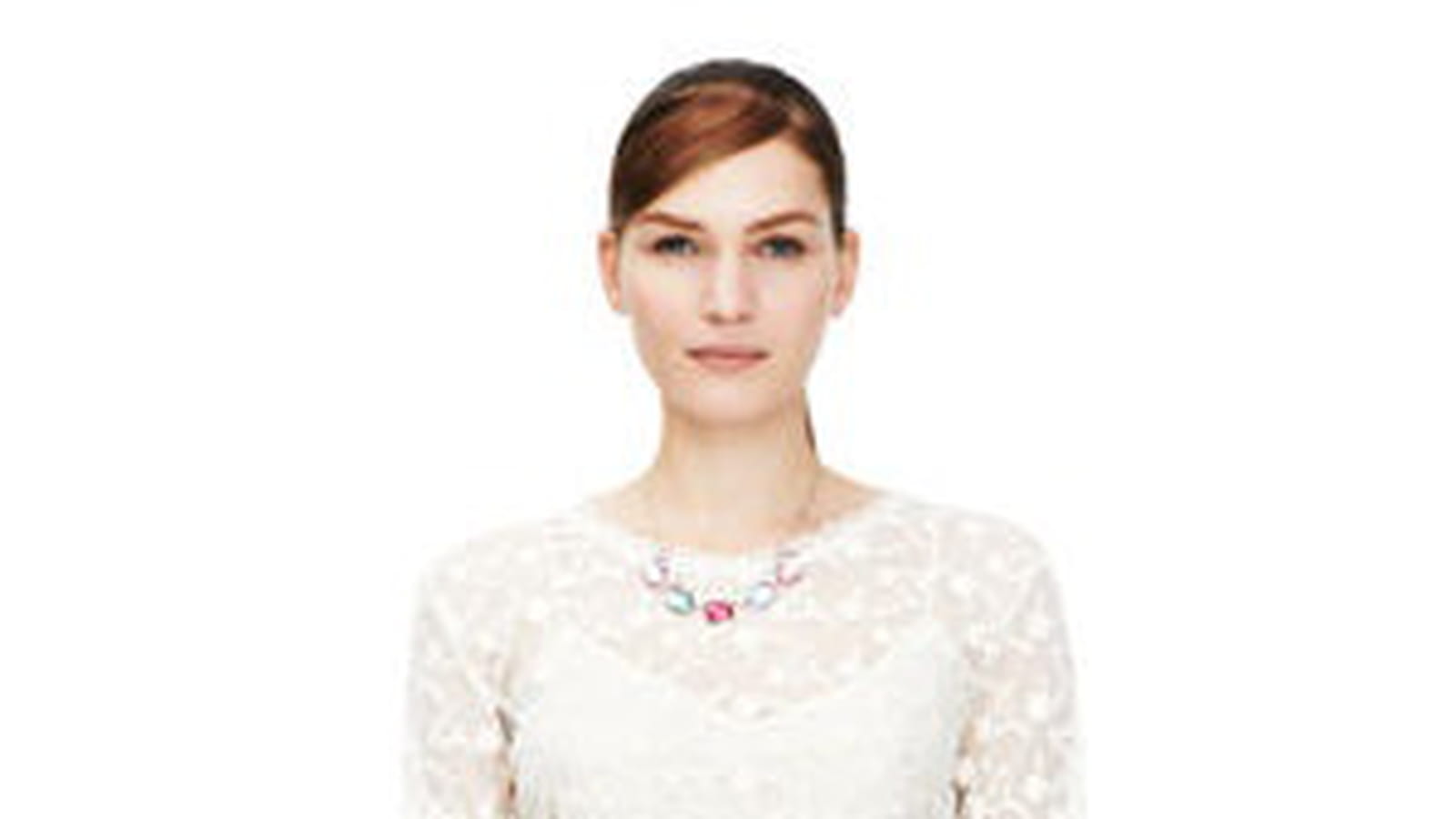 Robe blanche en dentelle de Marks and Spencer