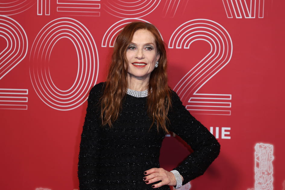 Les l&egrave;vres carmin d'Isabelle Huppert