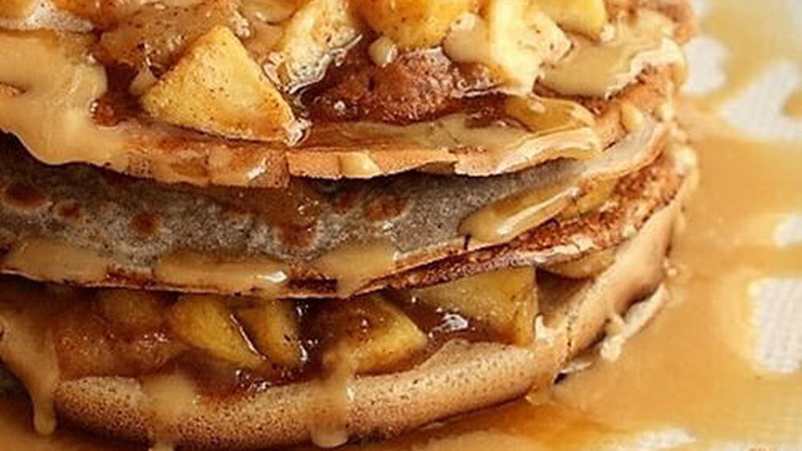 Gâteau de crêpes aux pommes et poires, bio, sans gluten et sans oeufs