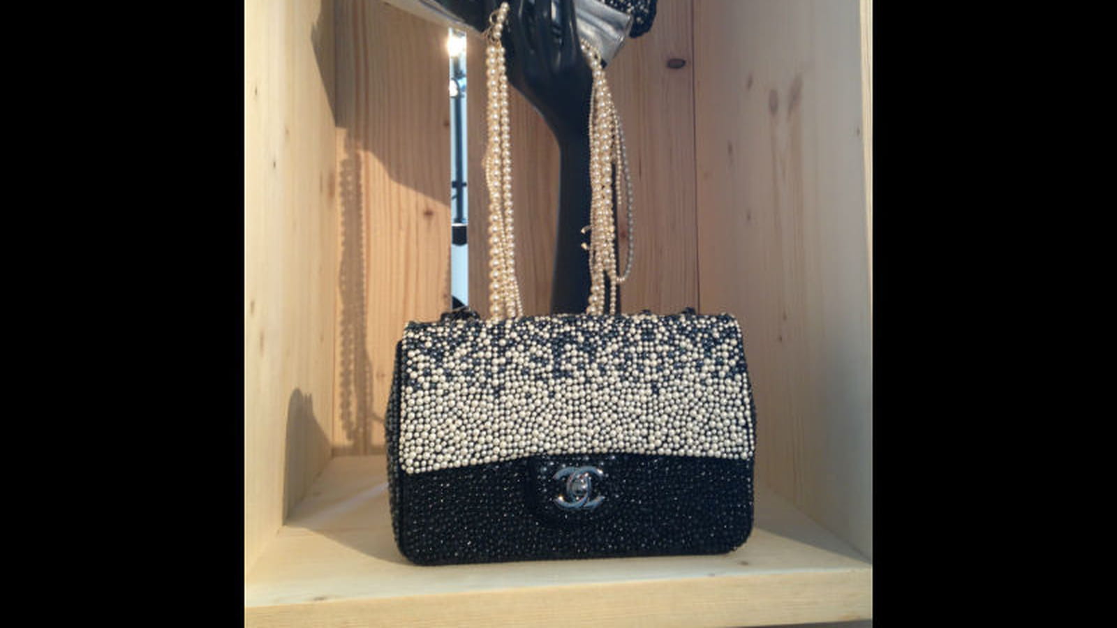 Les perles, so Chanel