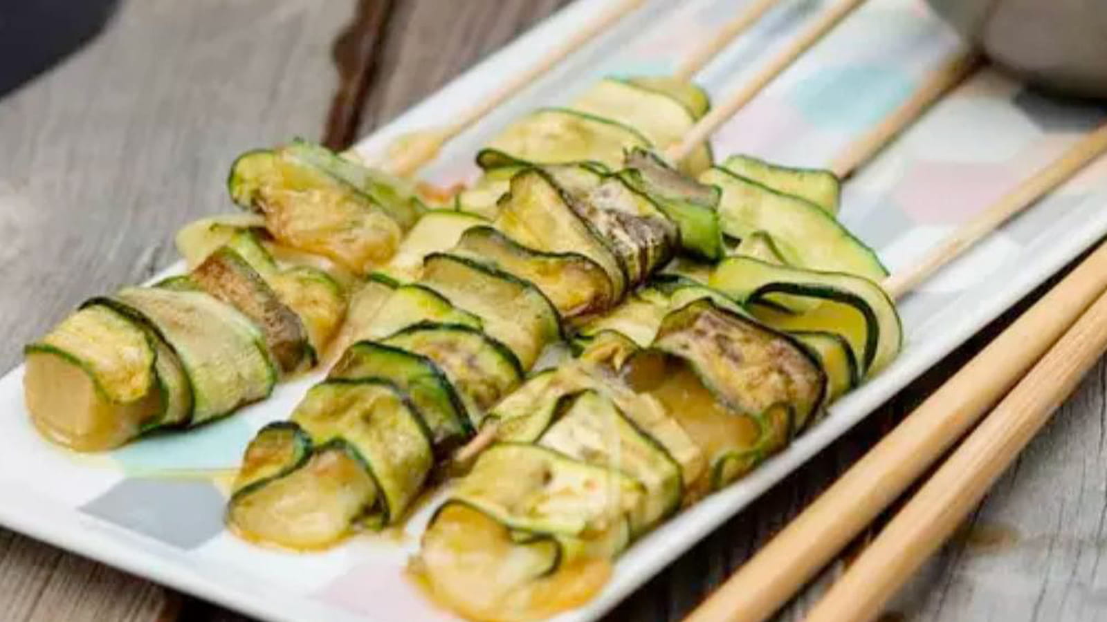 Brochettes de courgettes au fromage