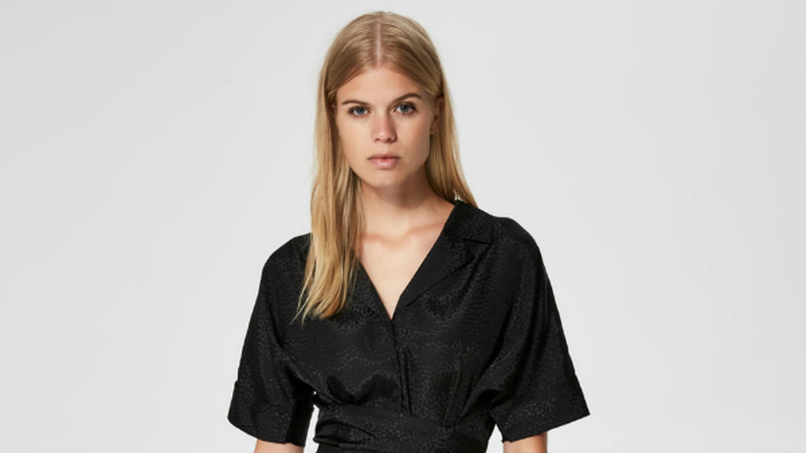 Robe Selected