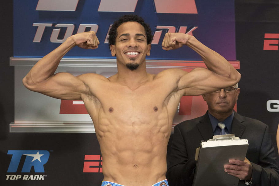 Un champion de boxe, accusé du meurtre de sa maîtresse enceinte