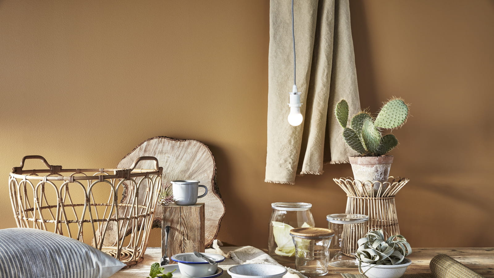 Matières naturelles pour décorer la table 