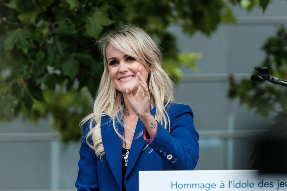 Le sourire bienveillant de Laeticia Hallyday