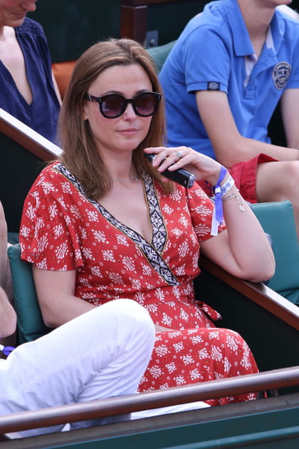 Sandrine Qu&eacute;tier s'est mise &agrave; la cigarette &eacute;lectronique