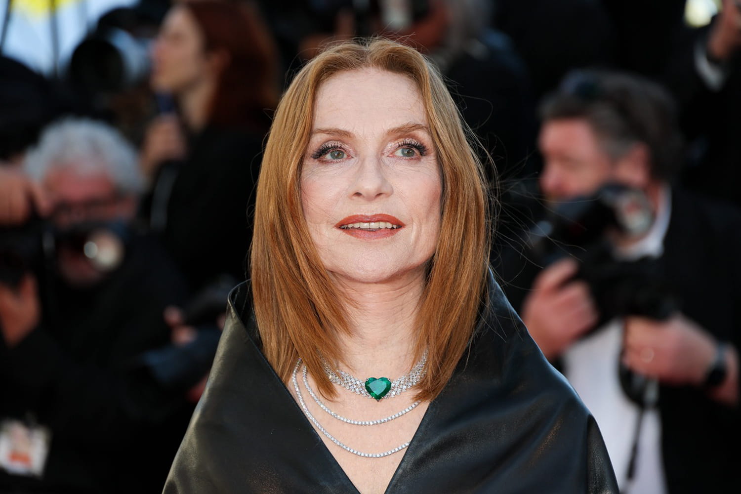 No more gnan-gnan floral dress, Isabelle Huppert adopts this unexpected version before summer No more gnan-gnan floral dress, Isabelle Huppert adopts this unexpected version before summer