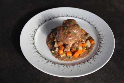 Poulet poché sauce suprême et ses petites léqumes
