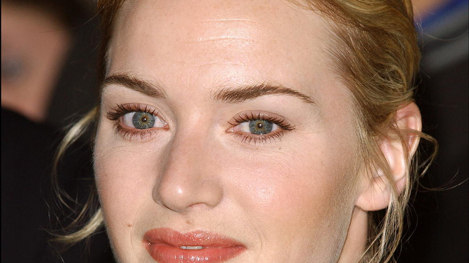 Sourcils fins