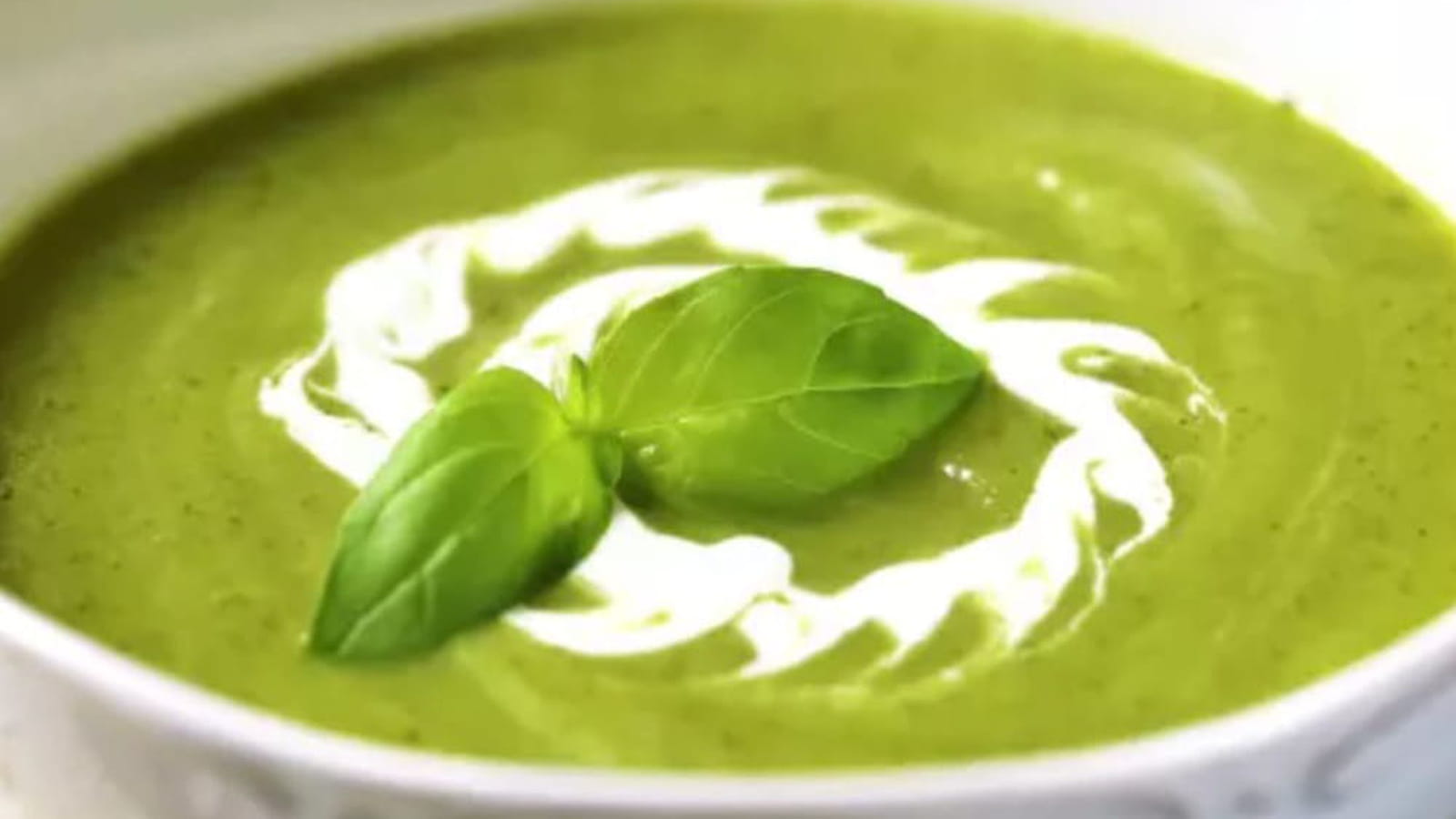 Soupe froide courgette, pomme de terre et fromage frais