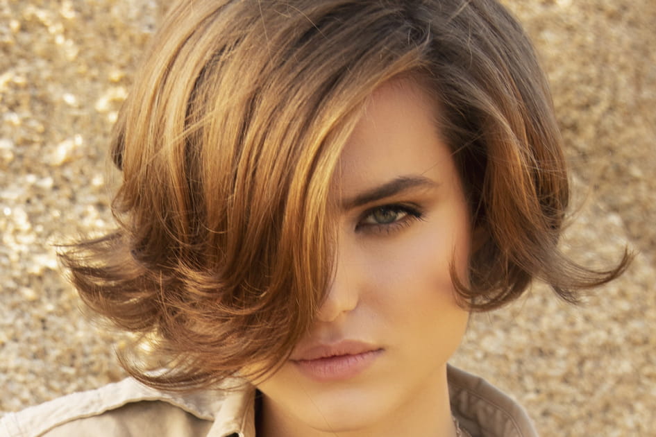 Le carr&eacute; court plongeant avec une m&egrave;che twist&eacute;e