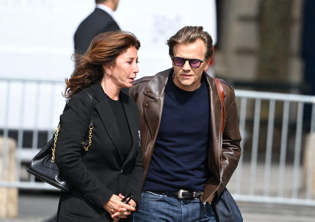 Alex Lutz se rend aux obs&egrave;ques de Mathilde Favier, &agrave; Paris