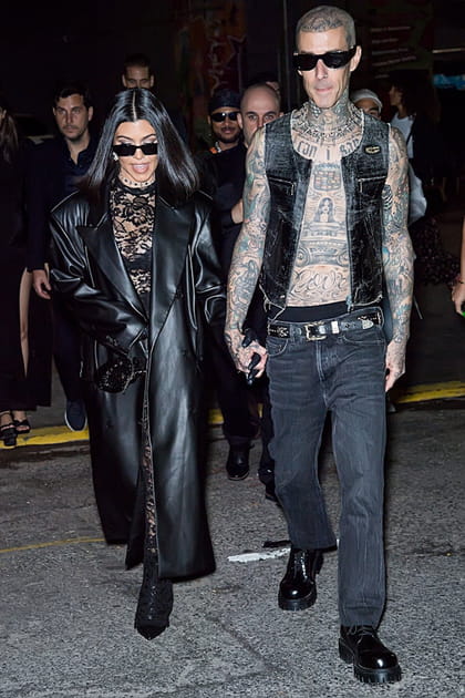 Kourtney Kardashian et Travis Barker au d&eacute;fil&eacute;&nbsp;Boohoo x Kourtney Kardashian