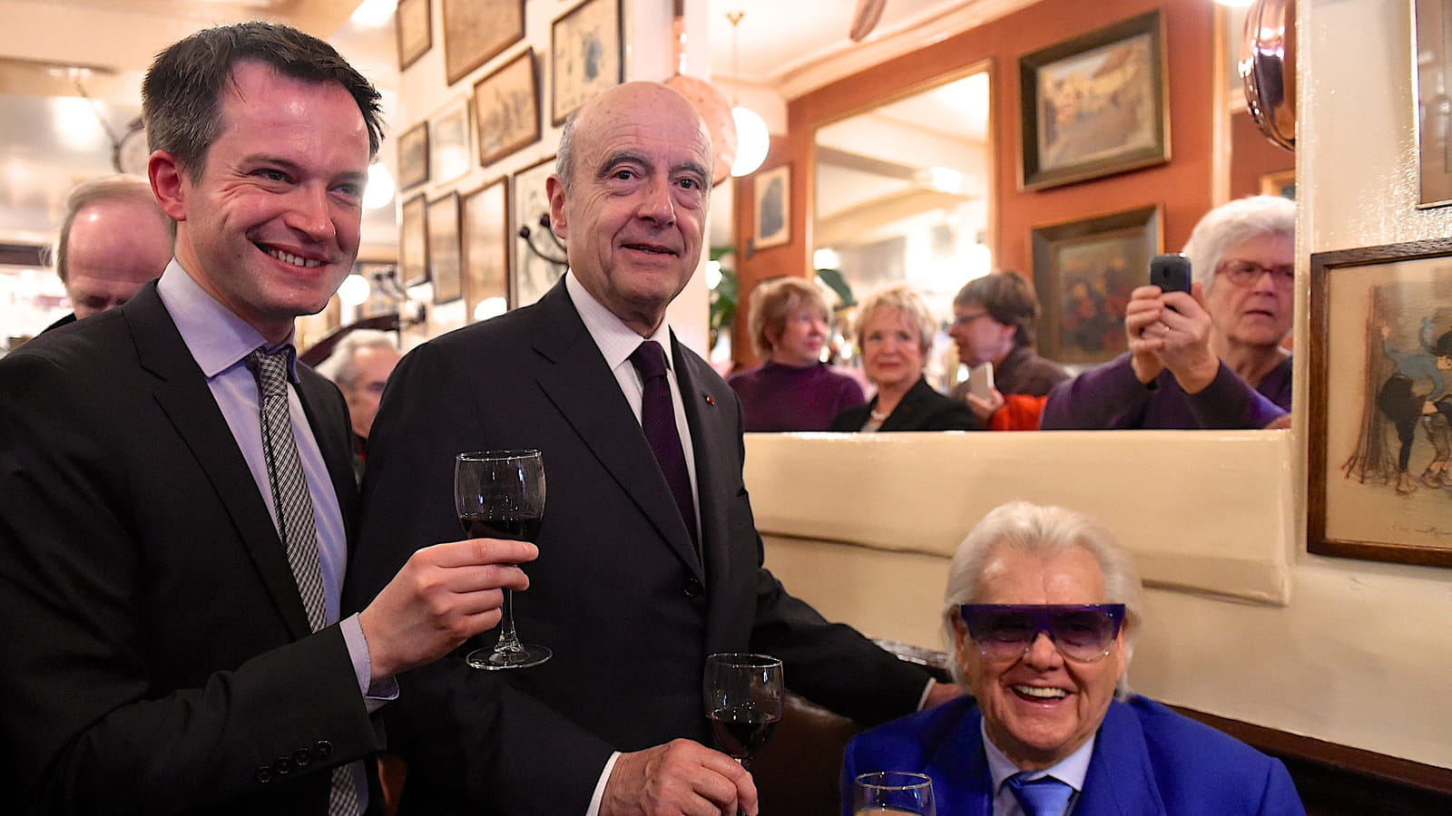 Du pouvoir aux strass