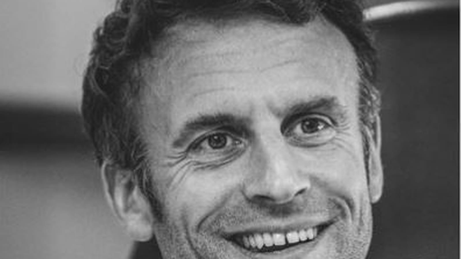 Emmanuel Macron barbe