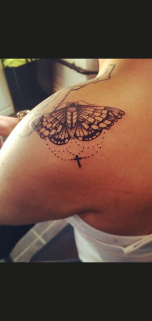 Exemple de tatouage dotwork