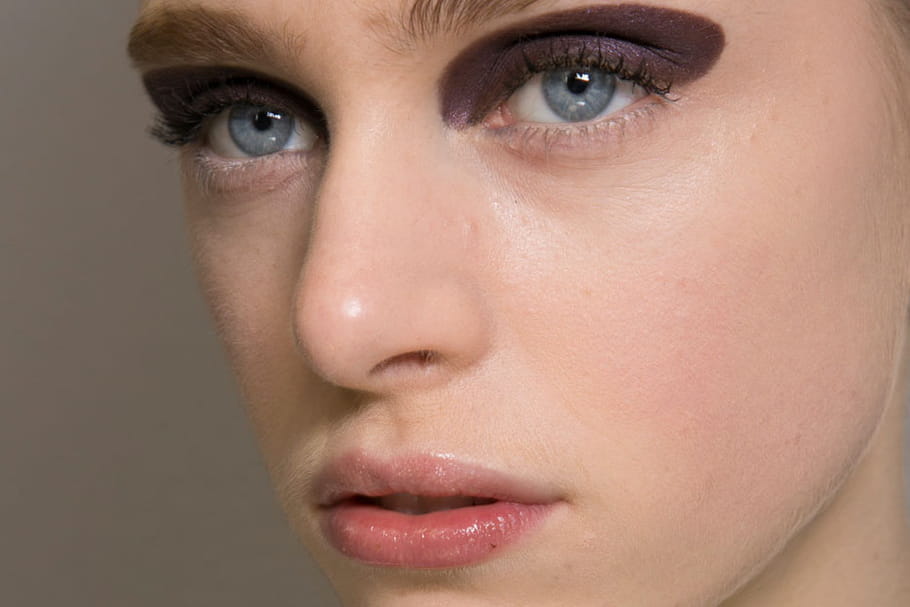 Christian Dior : le maquillage imposant du défilé prêt-à-porter automne-hiver 2015-2016