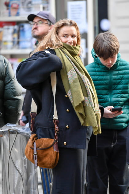 La cinéaste Lisa Azuelos, présente aux obsèques de Bertrand Blier