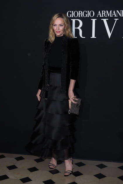 Uma Thurman au d&eacute;fil&eacute; Giorgio Armani Priv&eacute;