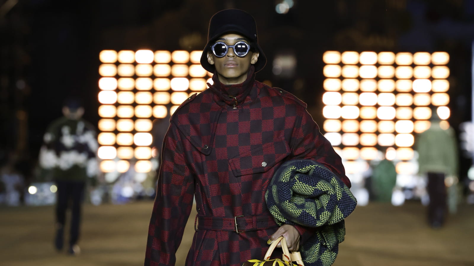 Look 24