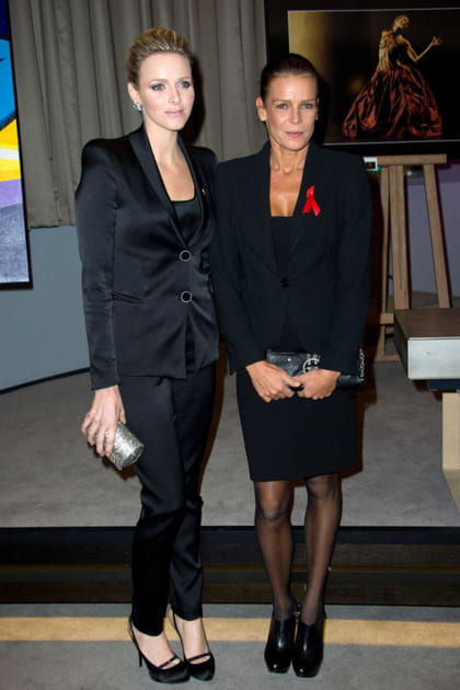 St&eacute;phanie de Monaco en robe noire et veste coordonn&eacute;e