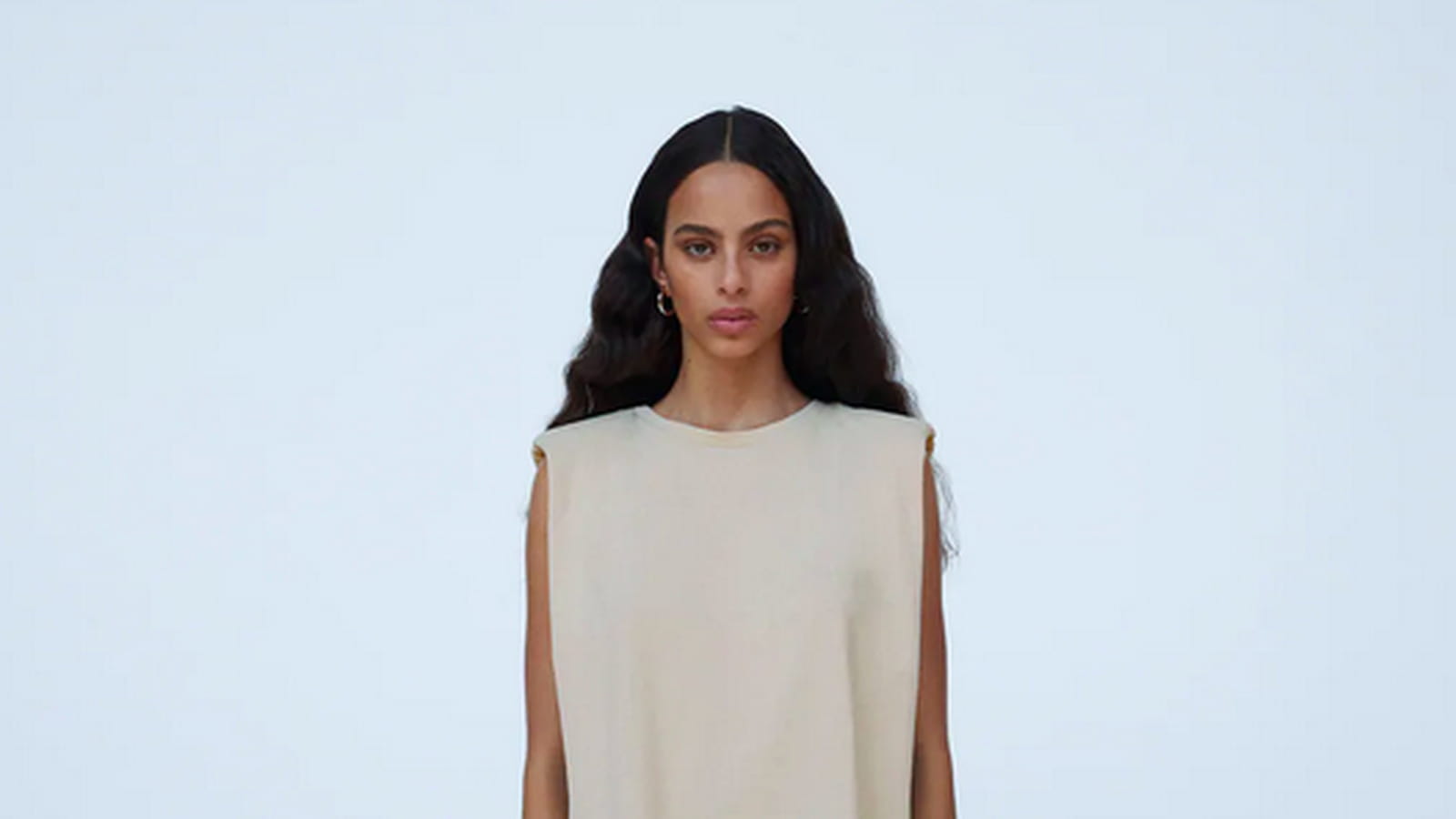 Robe à épaulettes Zara