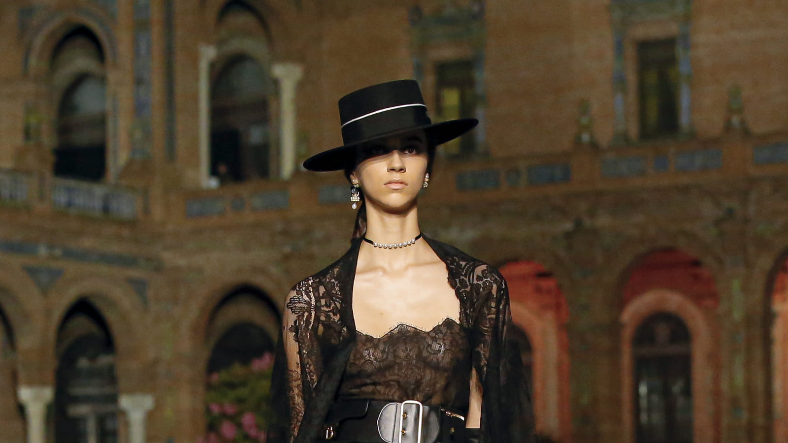 Look 50