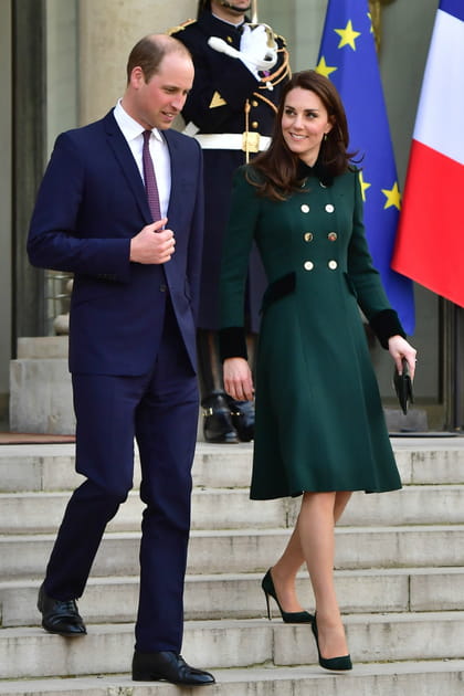 &nbsp;Kate Middleton en manteau vert sapin &agrave; boutons Catherine Walker