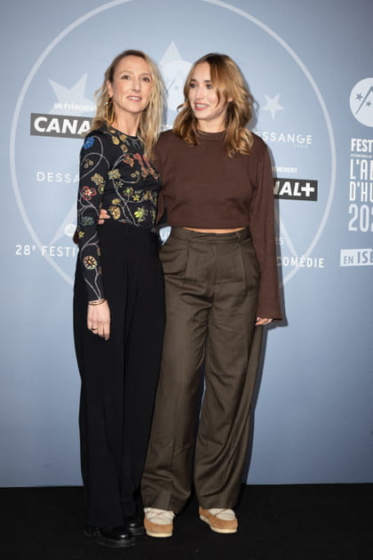 Chloé Jouannet en total look marron