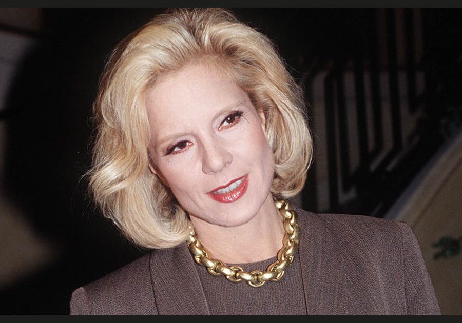 Sylvie Vartan, &eacute;patante avec son brushing de working girl