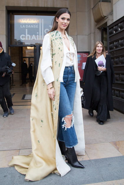 Iris Mittenaere au d&eacute;fil&eacute; St&eacute;phane Rolland